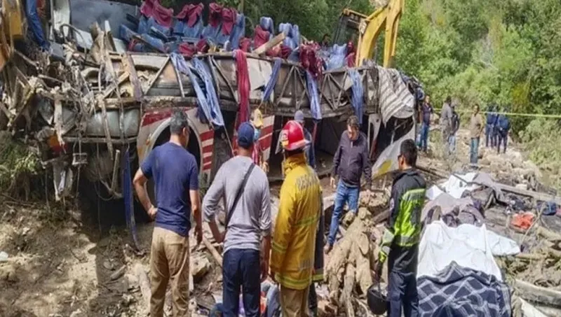 मेक्सिको बस दुर्घटनामा २९ जनाको मृत्यु, १९ घाइते