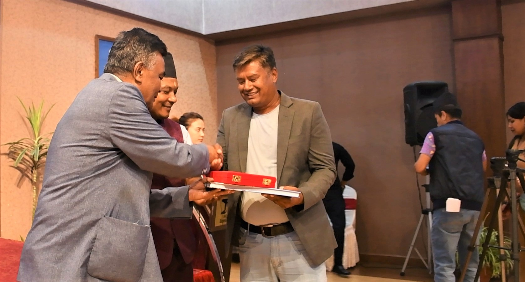 भिलेज हाइल्याण्ड रिर्सोट हानद्धारा सम्मानित image