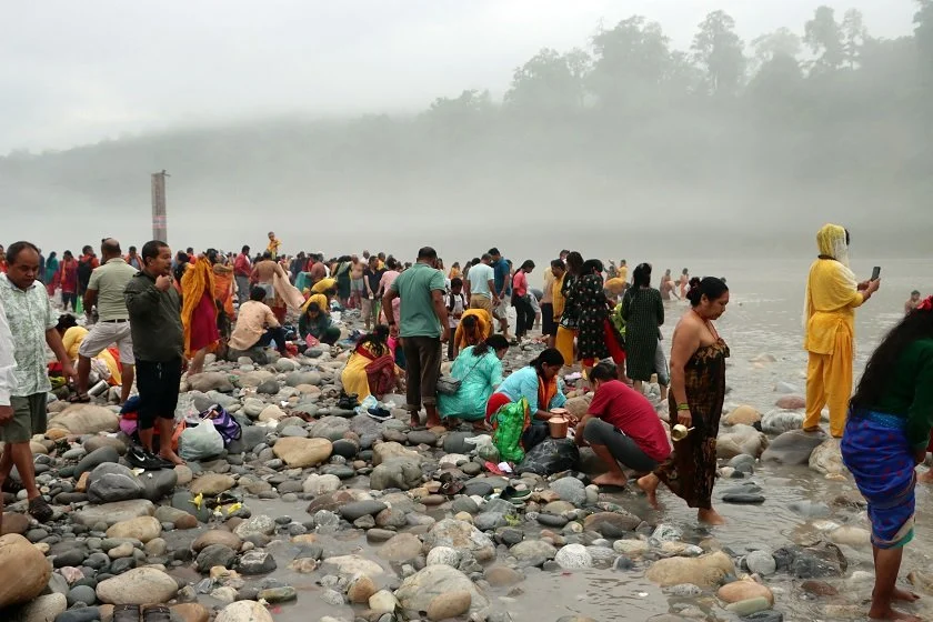 देवघाट धाममा स्नान गर्नेको भीड image