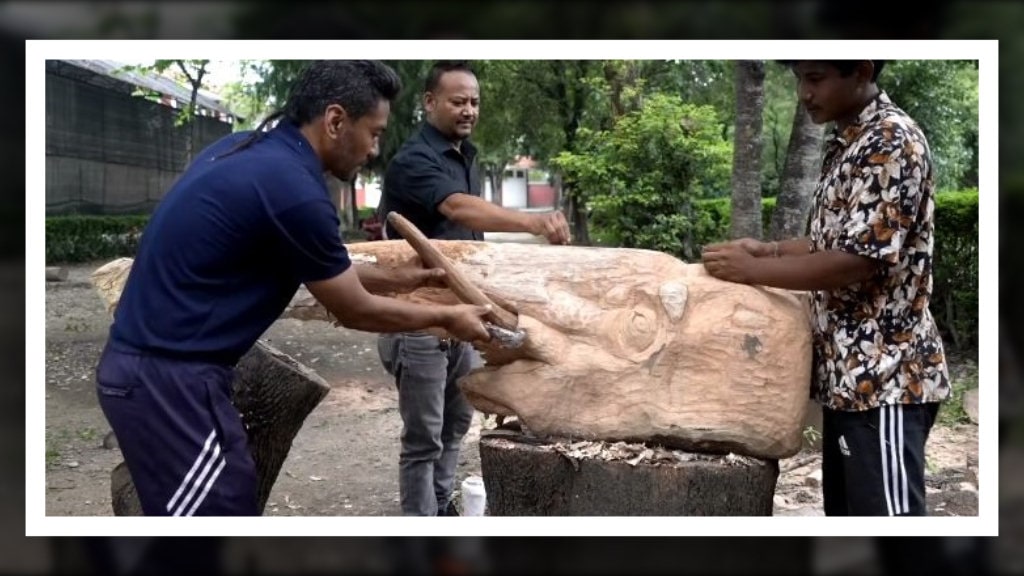 चिडियाखानाका जनावरको आकृति काष्ठकलामा