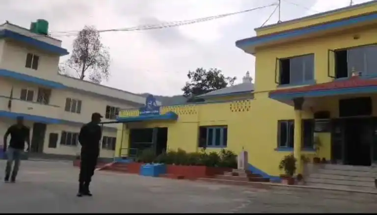 प्रहरीले जाहेरी नलिएको आरोप, शव १० दिन सम्म अस्पतालमै