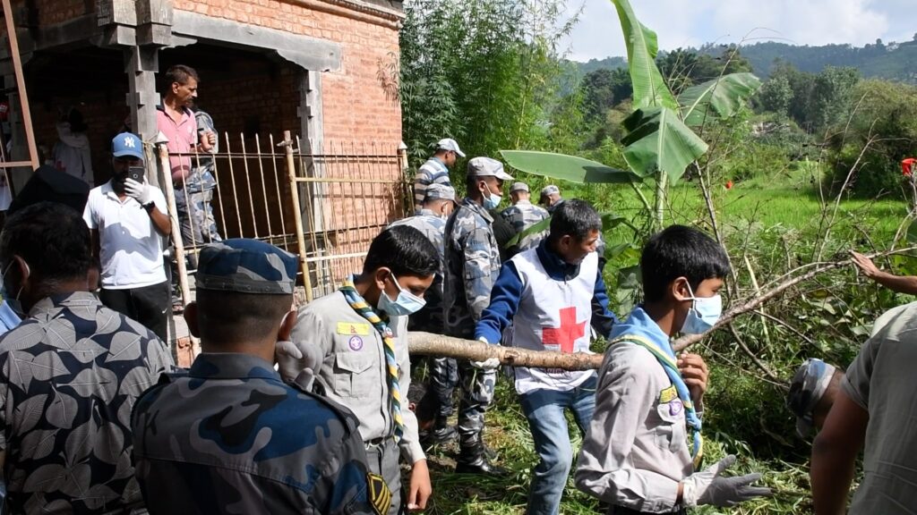 आफ्नो वडालाई नमुना वडा बनाइ छाड्ने कसम खादै सरसफाई अभियानको सरुवात (भिडियाे सहित)