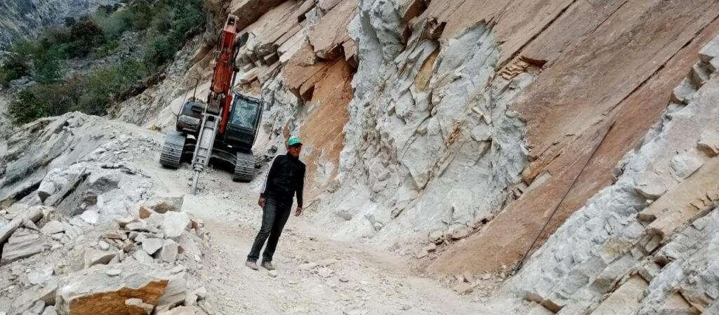 गमगढी–नाक्चेलाग्ना सडक : ७ वर्षमा १८ किलोमिटर, चीनसँग व्यापार गर्ने कर्णालीवासीको सपना अधुरै