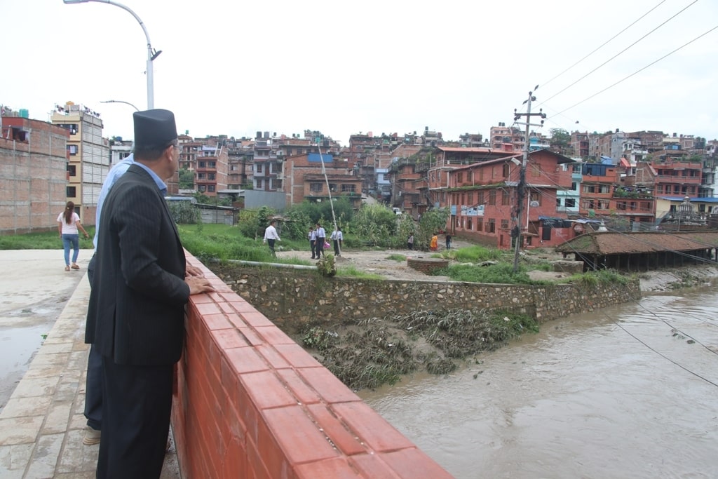 बाढी प्रभावित क्षेत्रमा नगर प्रमुख प्रजातिद्वार निरीक्षण