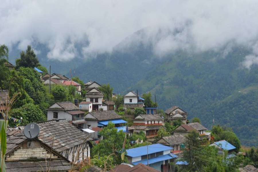 सुनसान छन् बागलुङका घरबास