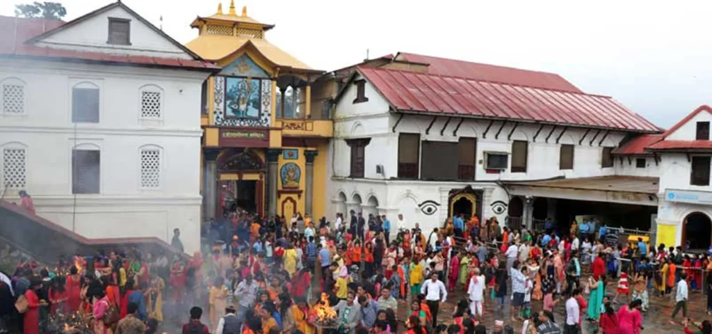देशभरका शिवालयमा भक्तजनको घुइँचो