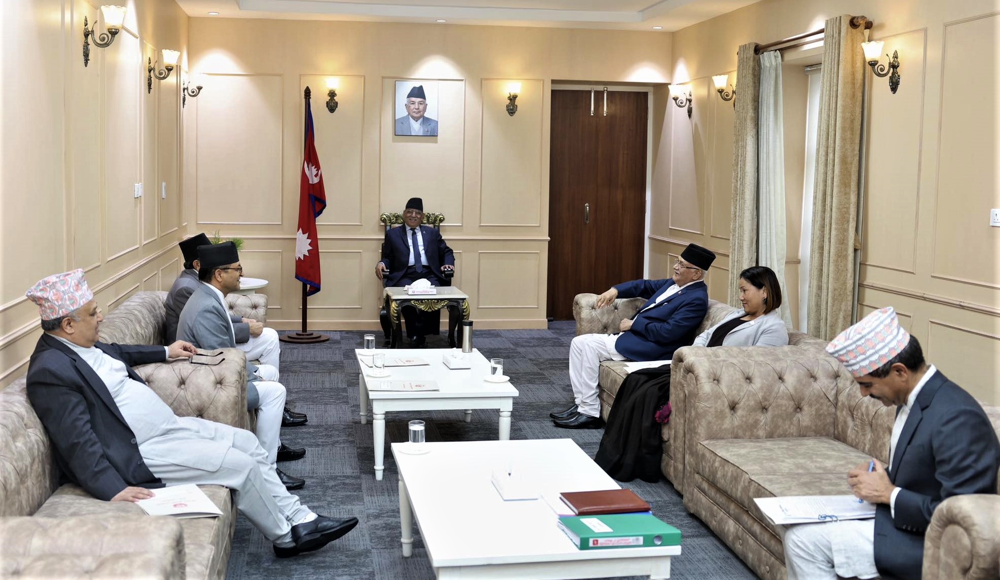 निष्कर्षविहीन बनेको त्यो संवैधानिक परिषद्‌को बैठक image