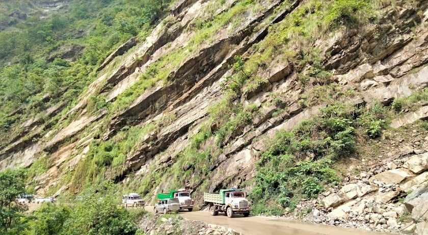 सधैको सास्ती सिद्धबाबा सडक खण्ड