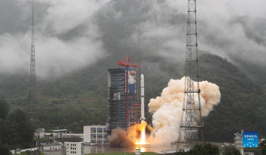 सिचुवान प्रान्तको सिच्याङ स्याटेलाइट प्रक्षेपण केन्द्रबाट नयाँ रिमोट सेन्सिङ उपग्रह सफलतापूर्वक प्रक्षेपण