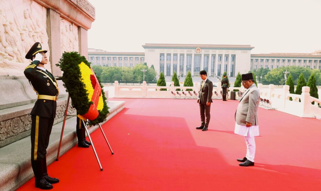 माओको समाधिस्थलमा प्रधानमन्त्रीद्वारा श्रद्धाञ्जलि