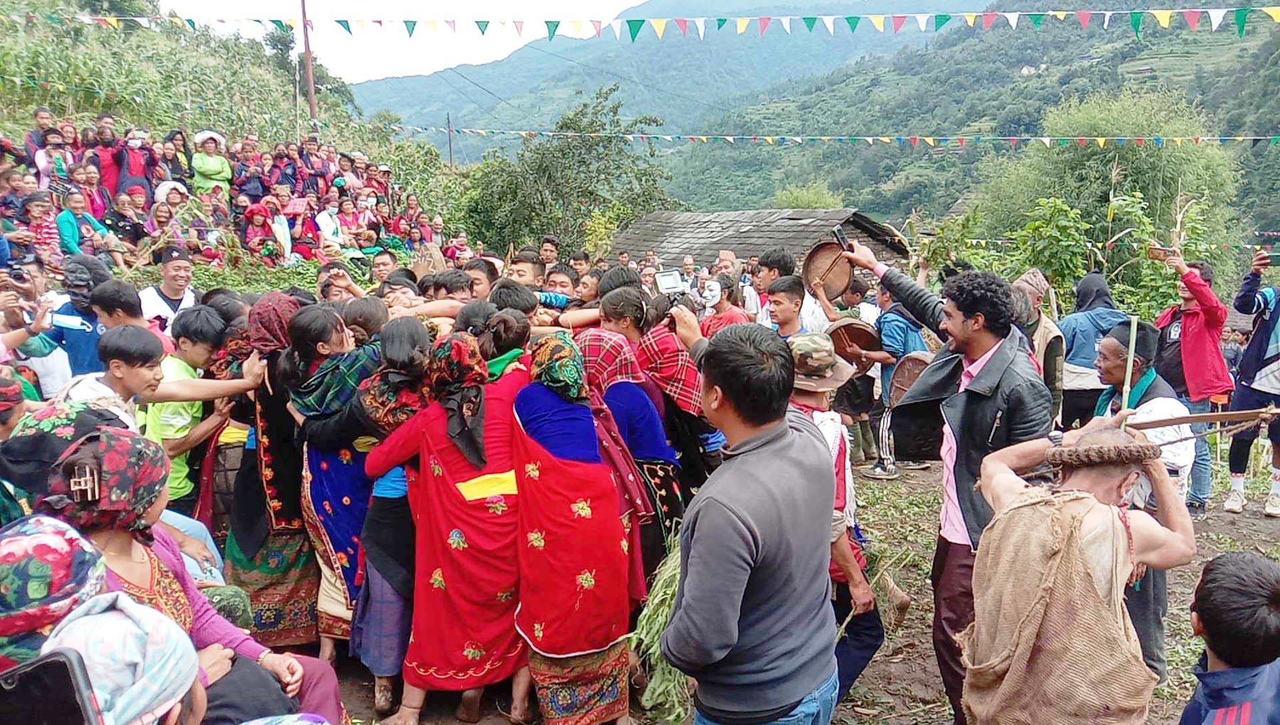 सकियो चार सय वर्ष पुरानो भदौरे सिस्नो खोस्ने पर्व image