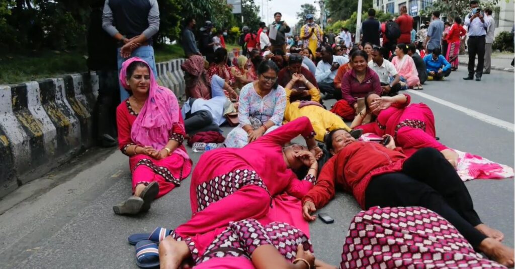 सडकमा सुतेर आन्दोलनः राहत शिक्षकले पाएनन् न्याय
