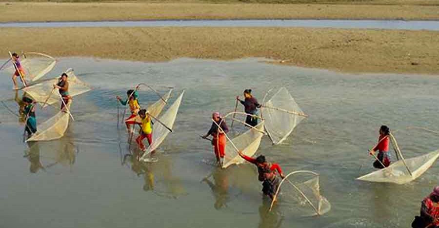 खोला र वनजंगलको भरमा जीविकोपार्जन image