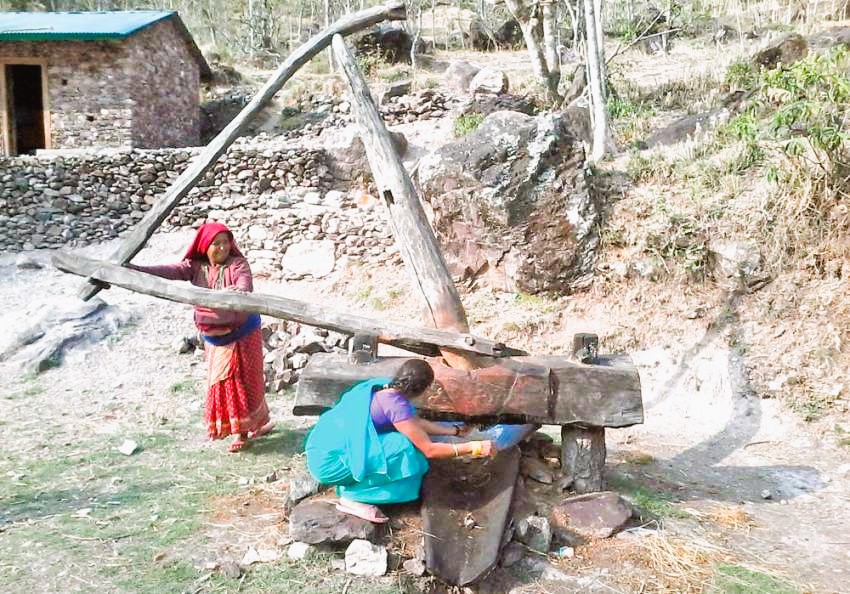 परम्परागत तोरी पेल्ने कोल लोप हुँदै
