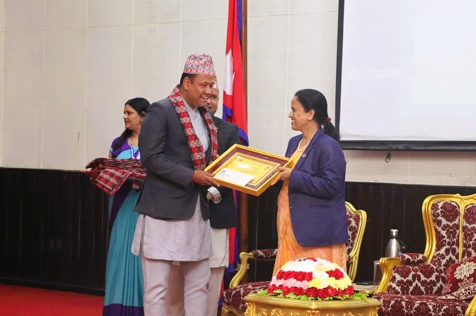 पत्रकार घिमिरेलाई प्रेस काउन्सिल युवा पत्रकारिता पुरस्कार