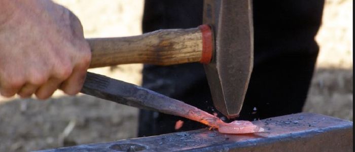 दलित समुदायलाई आरन चलाएर जीविका चलाउनै मुस्किल