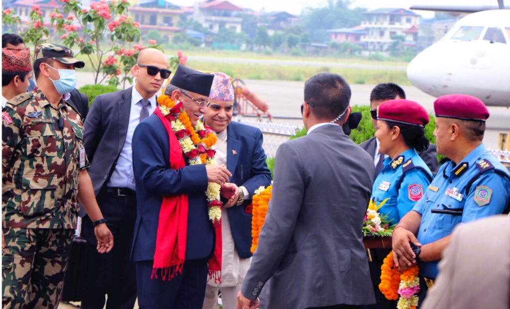 प्रधानमन्त्री दाहाल चितवनमा