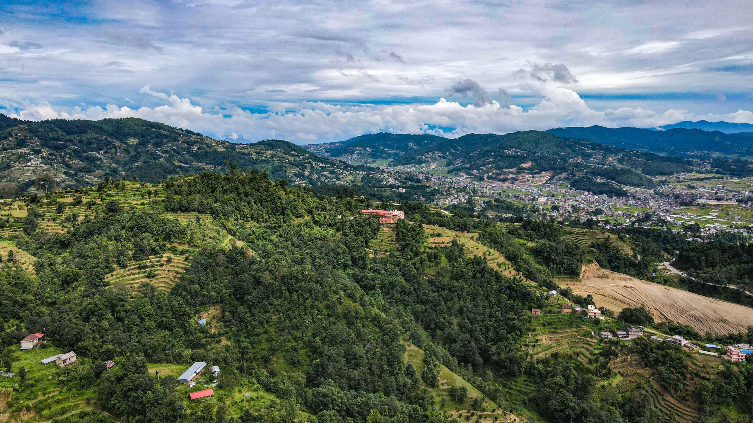 अग्रेजी नयाँ वर्षका लागि सुन्दर गन्तव्य डायमण्ड हिल, बसेरै हिमाल हेर्न तपाई पनि जानेकी डायमण्ड हिल ?