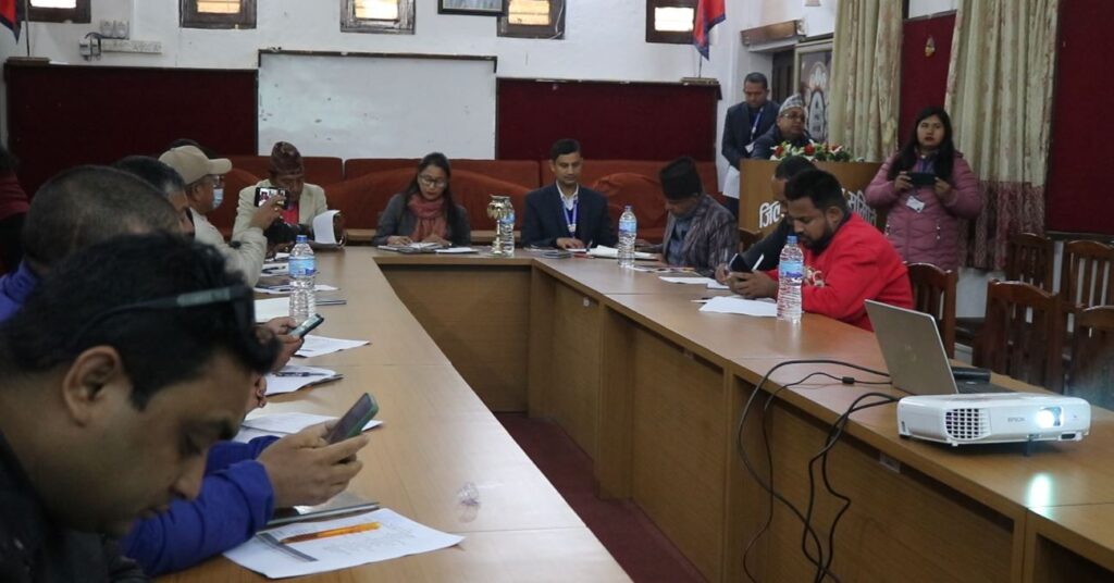 जिल्ला आयुर्वेद स्वास्थ्य केन्द्र भक्तपुरद्वारा पहिलो ६ महिने प्रगति विवरण सार्वजनिक (भिडियो)