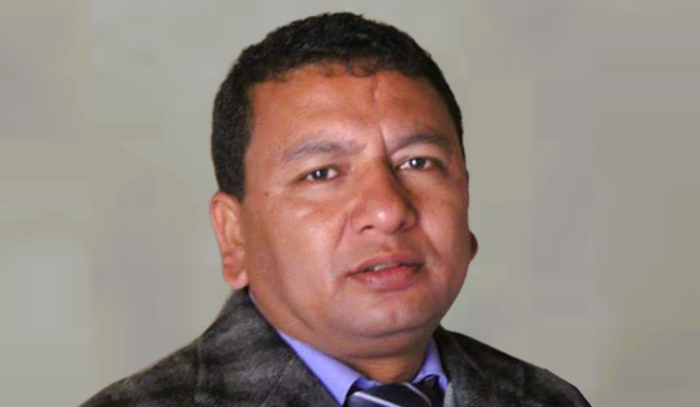 सहकारी ठग मेयर विरुद्ध रेड नोटिस जारी