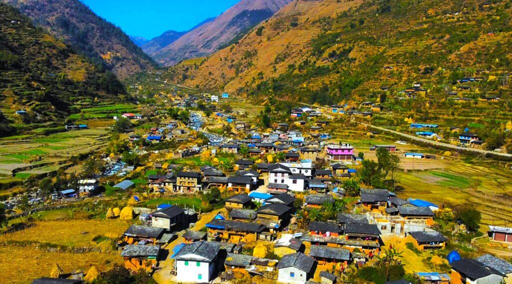 पर्यटनले भरिएको निसी गाउँ, लोकमार्ग कालोपत्रे भएपछि चहलपहल बढ्यो
