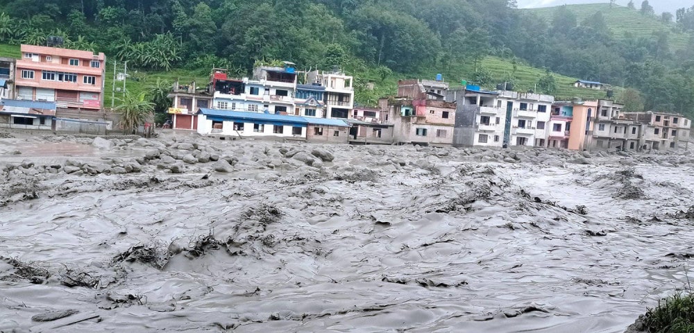 मेलम्चीको बाढी प्रभावित ८५ प्रतिशत घरधुरीमा समस्या, प्रति घरधुरी ७० लाख बराबरको आर्थिक क्षति image