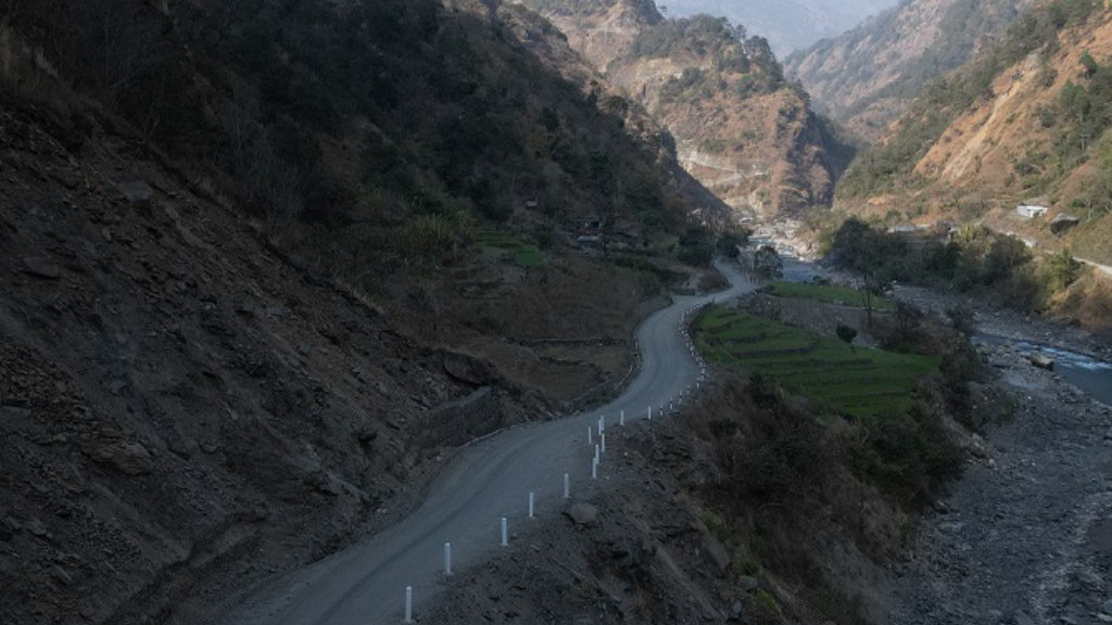 सडक स्तरोन्नतिपछि यात्राअवधि छोटियो