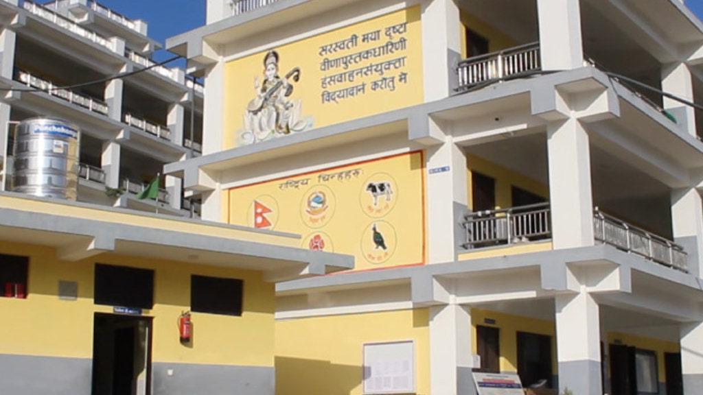 सामुदायिक विद्यालयका भवन राम्रा बने, विद्यार्थीको आकर्षण बढेन