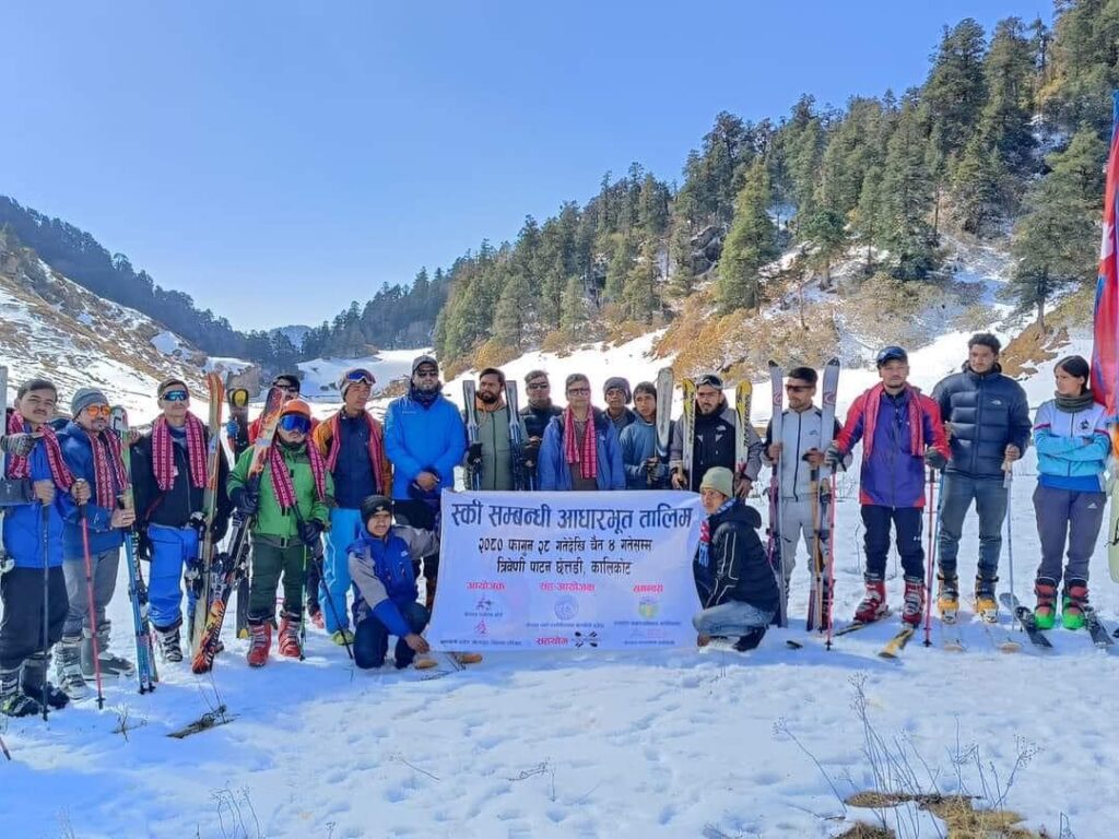स्की सम्बन्धी आधारभूत तालिम कालिकोटको त्रिवेणी पाटन छेत्तडीमा संचालन