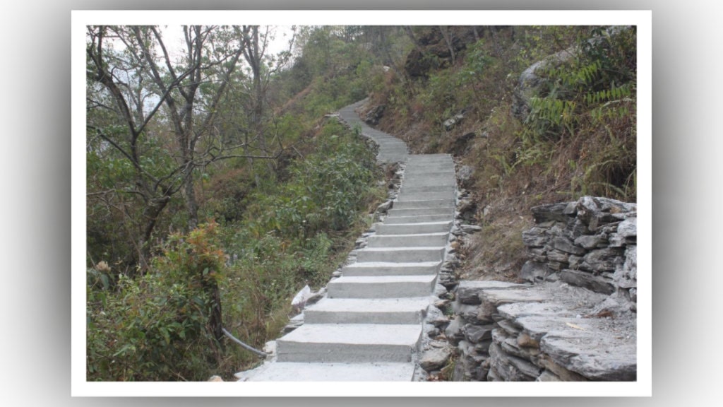 चन्दा र श्रमदान जुटाएर पदमार्ग निर्माण