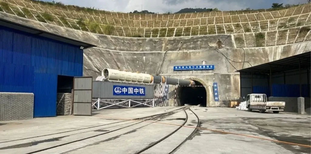 मरिण डाइभर्सनको १२ किलोमिटर सुरुङ खनियो