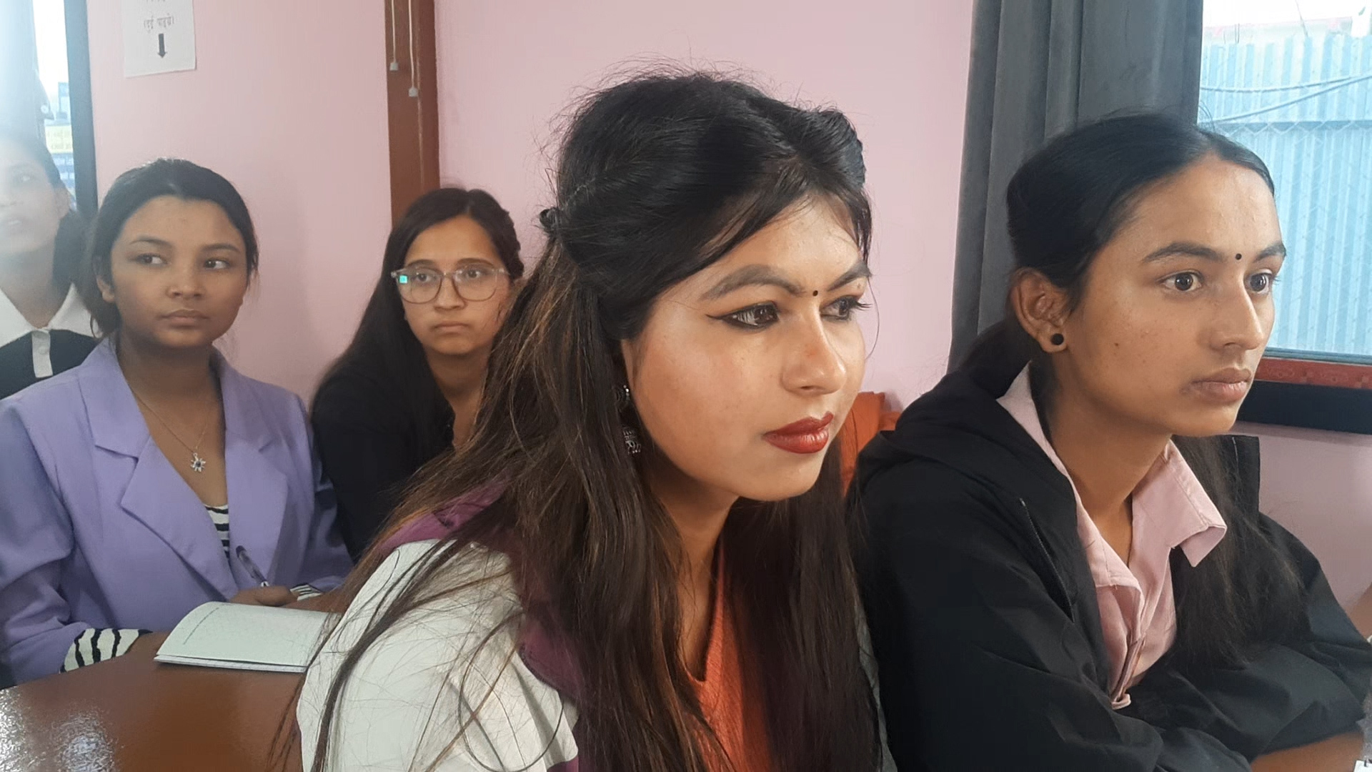 बागमतीका महिलाहरू भक्तपुरमा चालक बन्दै image