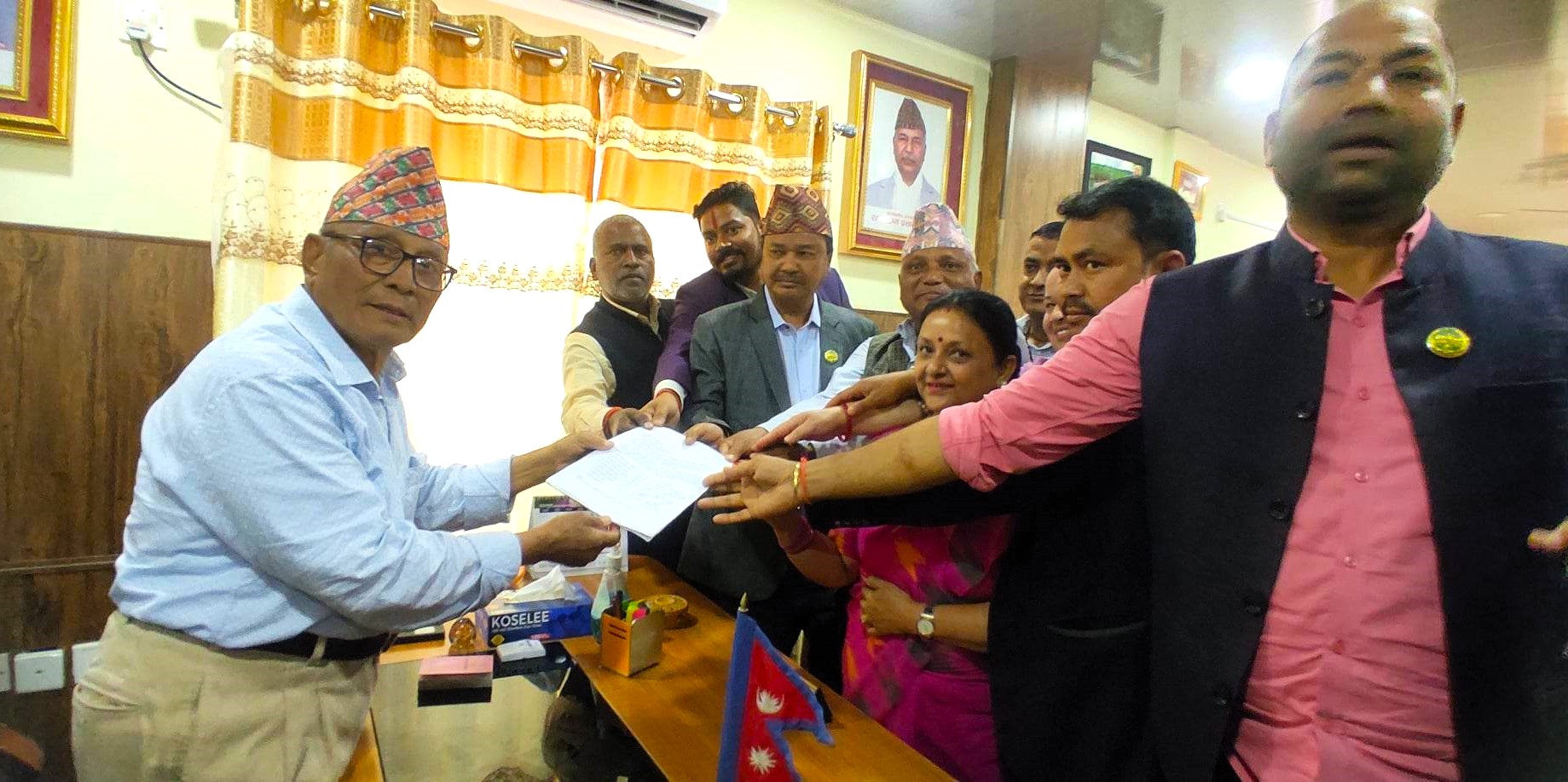 लुम्बिनी प्रदेशका मुख्यमन्त्री चौधरी राजनीनामा दिने तयारीमा image