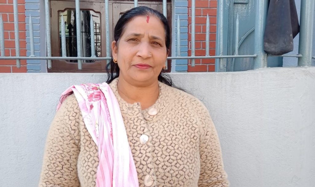 पढ्नका लागि उमेरले छेक्दो रहेनछ भन्ने उदाहरण पर्वतकी एक महिला नेतृले देखाइन image