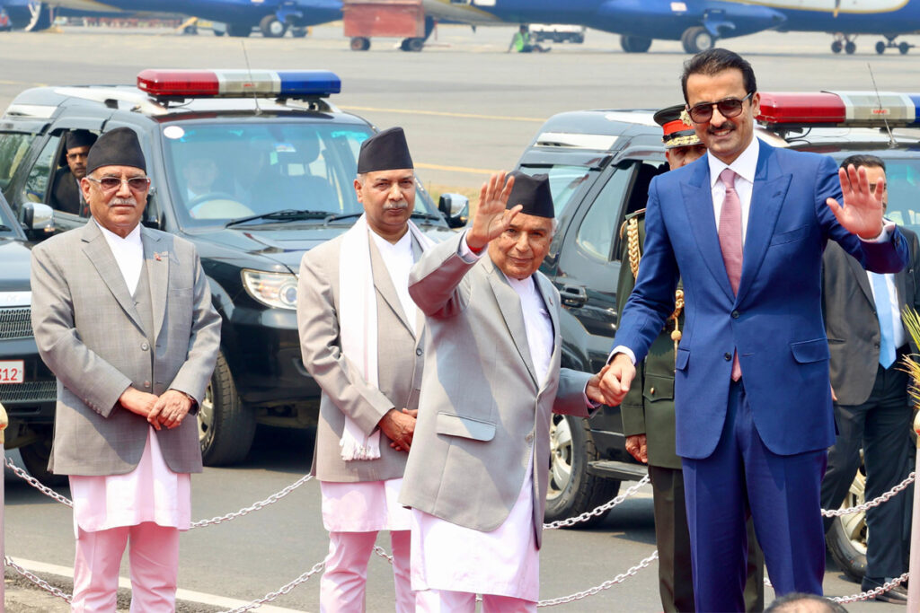 भ्रमण सम्पन्न गरी स्वदेश फर्किए कतारका अमिर