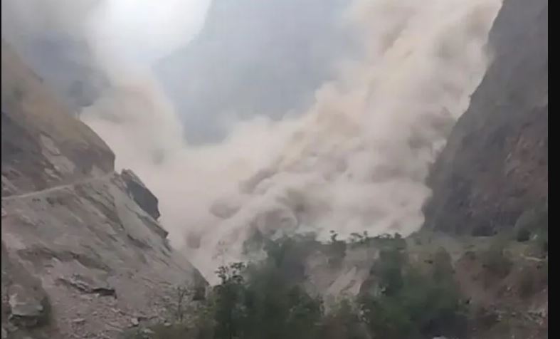 आरुघाट– लार्के सडक अवरुद्ध