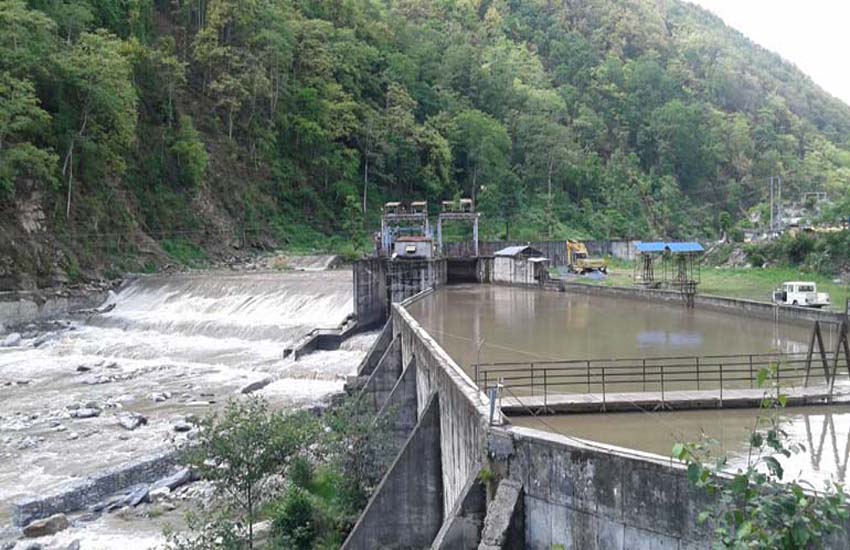 ड्याम खोल्दा आँखु खोलामा पानीको बहाव बढ्यो