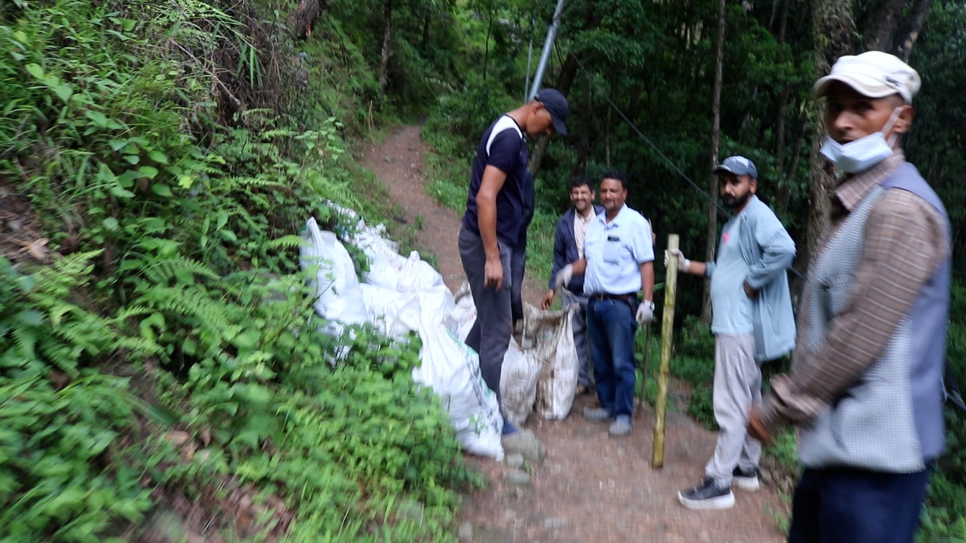 सचेत रहनुहोला अव मुहानपोखरीमा नुहाउँन तथा फोहोर गर्न प्रतिबन्ध,‘मुहानपोखरी बृहत सरसफाइ तथा सचेतना अभियान’ सञ्चालन image
