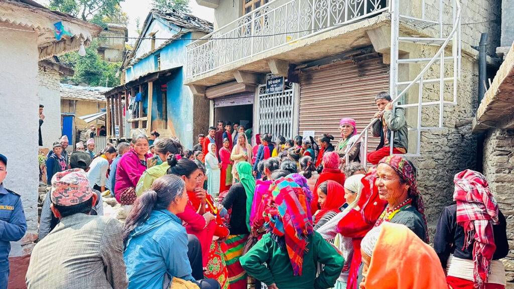 बाजुरामा नुन अभाव