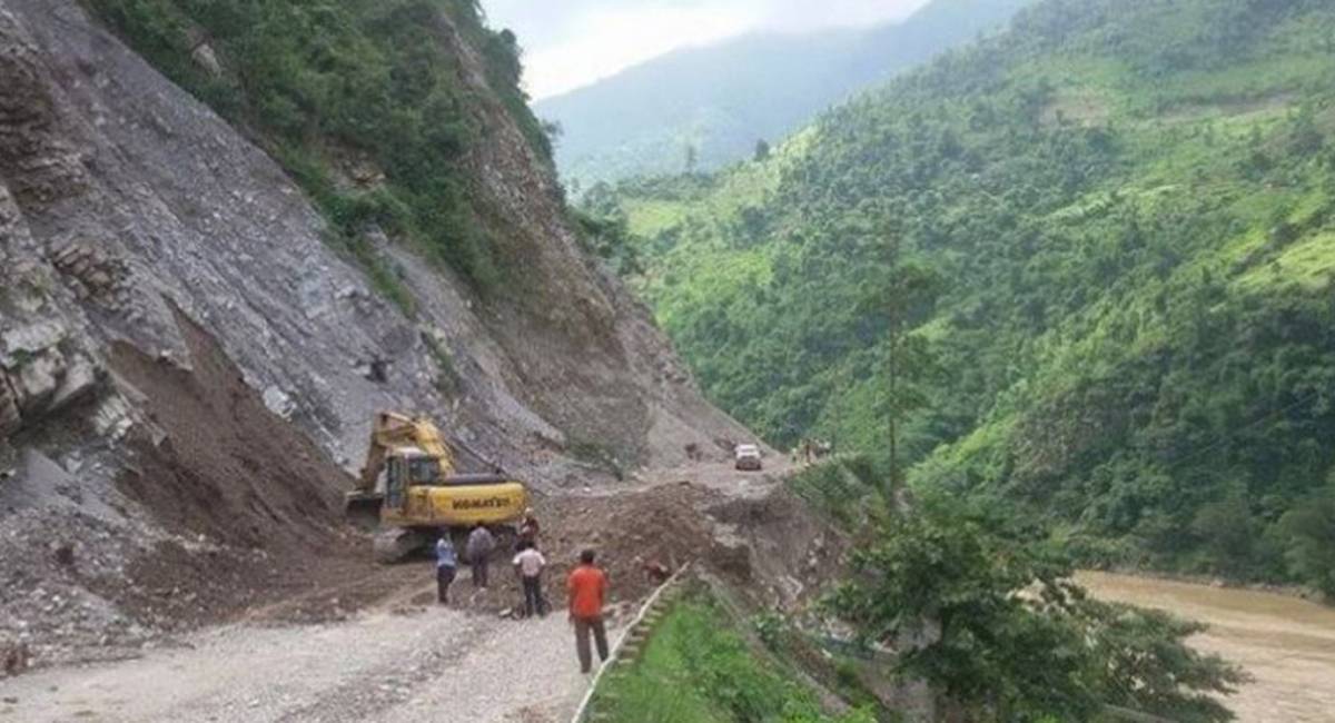 बेँसीसहर हुँदै हिमाली जिल्ला मनाङ जाने यात्रु समस्यामा image