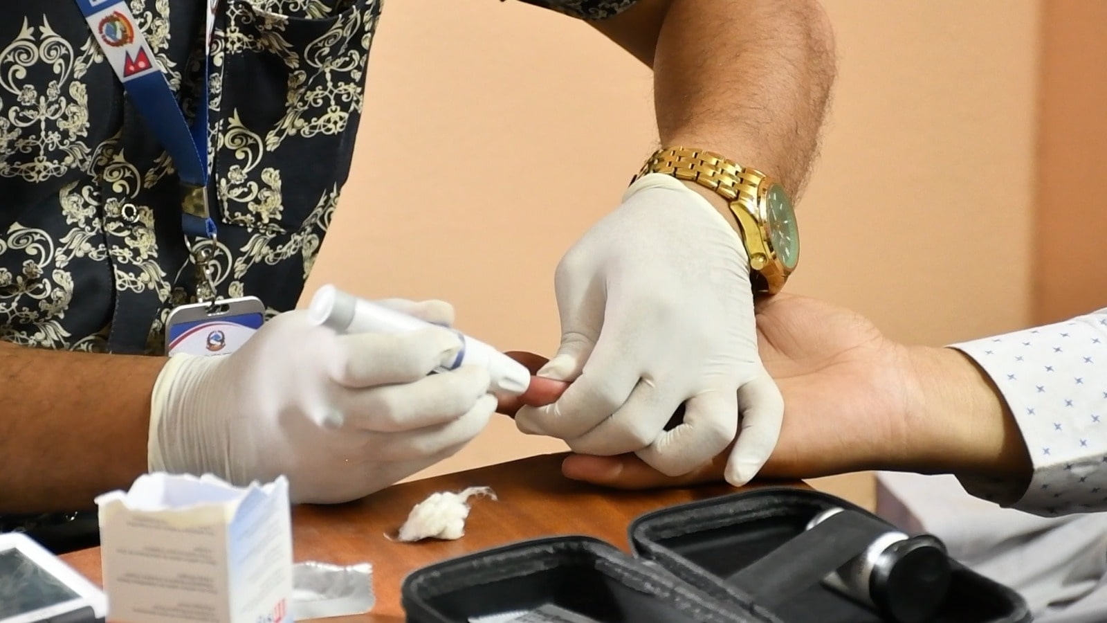 समुदायको मनमा बस्दै भक्तपुर अस्पतालः पाटीभञ्ज्याङ शिविरबाट १ सय ८१ जनामा ८ जनाको निःशुल्क शल्यक्रिया गर्ने