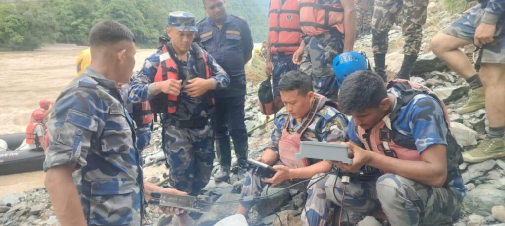 वाटर ड्रोनको प्रयोगबाट त्रिशुलीमा बेपत्ता बस र यात्रु खोजिदै