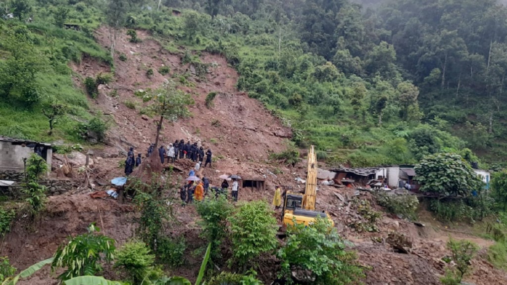 बाढीले आठबिसकोट नगरपालिका १२ को झिन्चौरमा घर बगाउँदा तीन जनाको मृत्यु