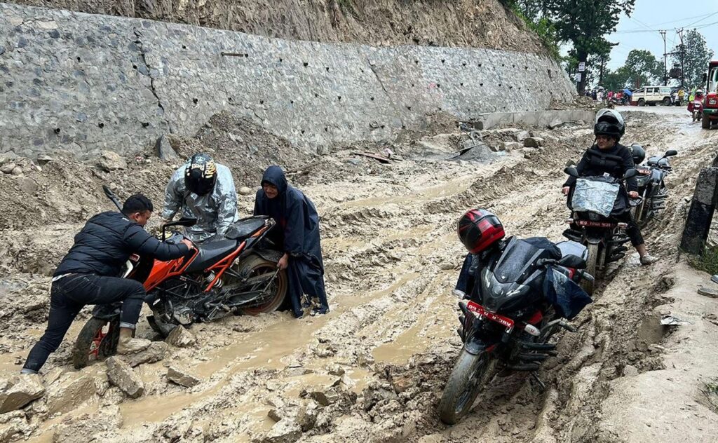 अरनिको राजमार्ग पुनःअवरुद्ध