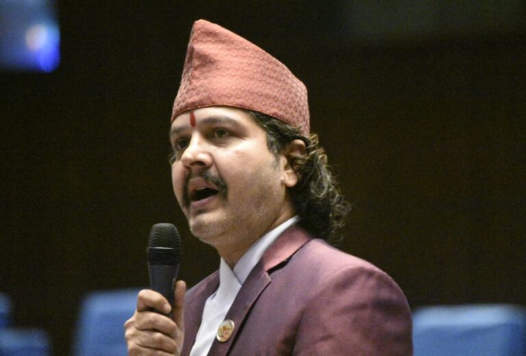 डिआइजी मनोज केसीको सरुवाबारे रास्वपाको प्रश्न