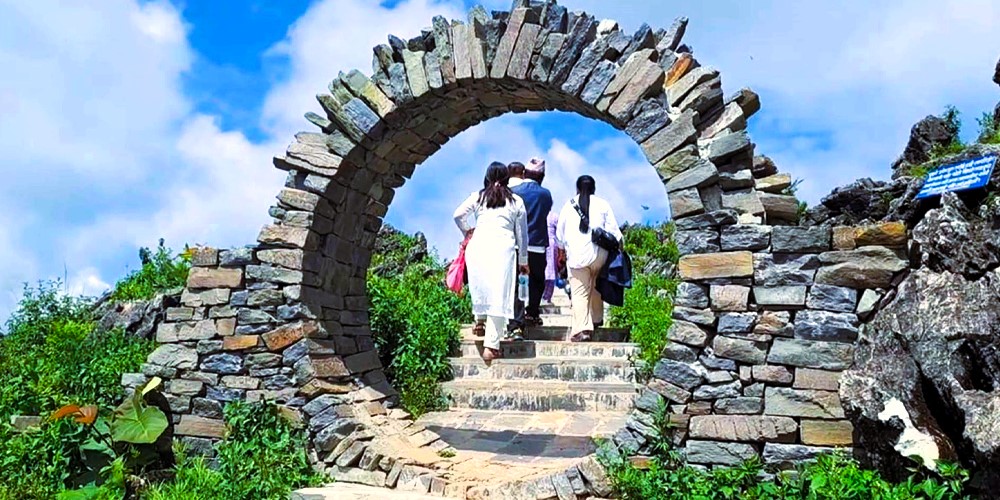 ‘बुङालुङ’ ढुङ्गे बगैँचा मात्रै होइन, पर्यटकको प्रमुख रोजाइ पनि हो image