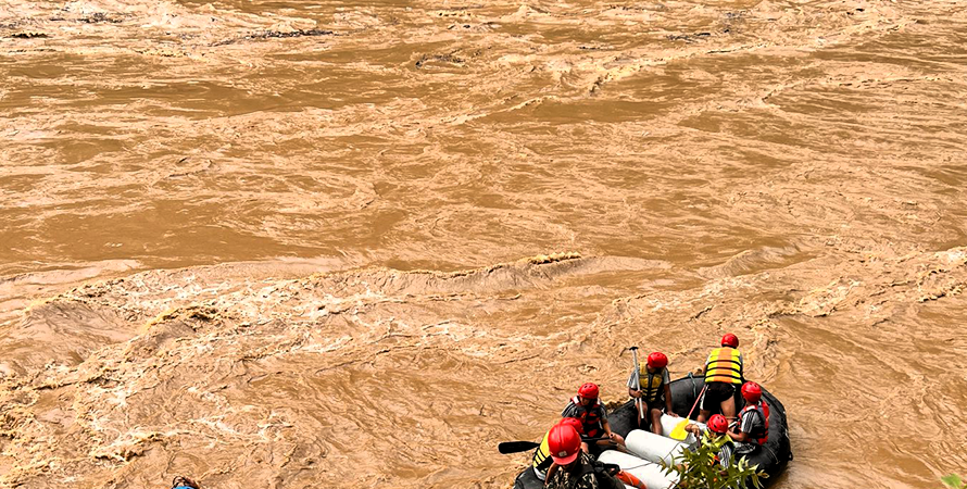 मालबाहक ट्रक त्रिशुलीमा खस्यो, विवरण आउन बाँकी