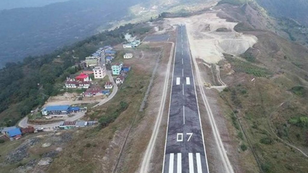 मौसममा सुधार आएसँग सुकेटार विमानस्थलमा पुनः उडान image