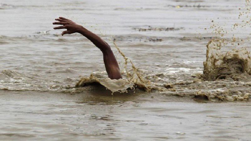 गुल्मीमा खोलाले बगाउँदा एक किशोर बेपत्ता