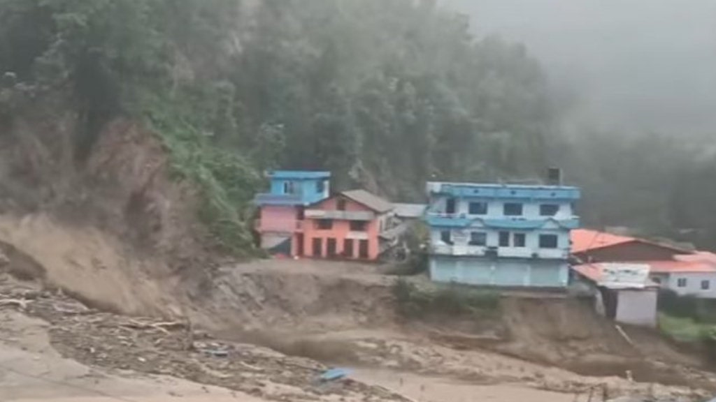 पनौतीमा ५ जनाको मृत्यु, १२ बेपत्ता